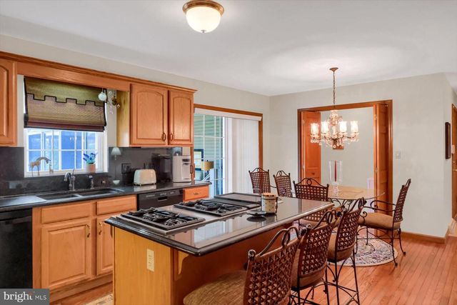 1105 RED HILL RD, Port Trevorton, PA 17864