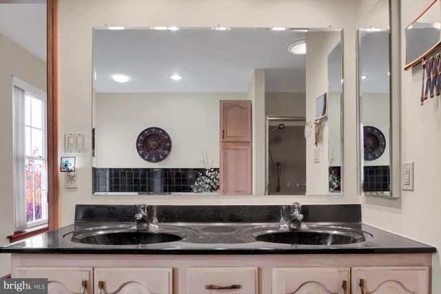 1105 RED HILL RD, Port Trevorton, PA 17864