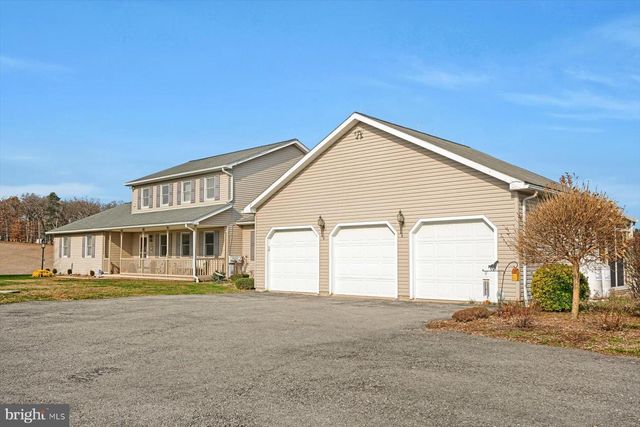 1105 RED HILL RD, Port Trevorton, PA 17864