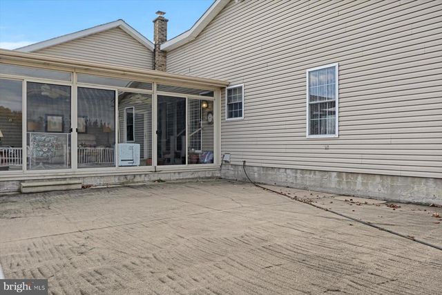 1105 RED HILL RD, Port Trevorton, PA 17864