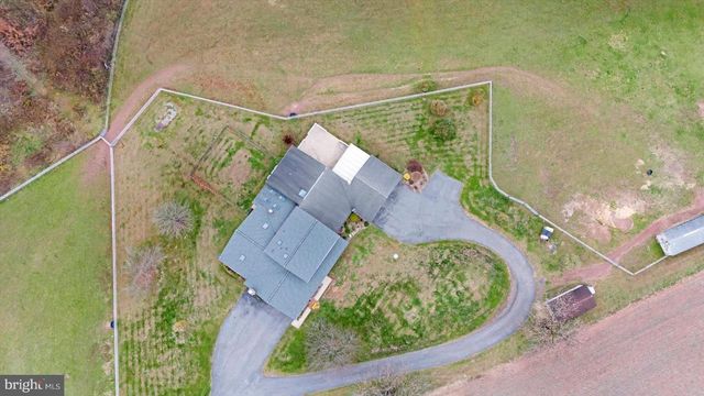 1105 RED HILL RD, Port Trevorton, PA 17864