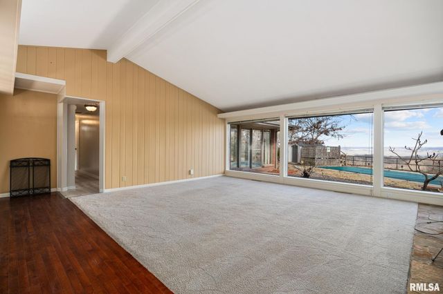 204 W DETWEILLER Drive, Peoria, IL 61615