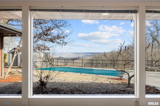 204 W DETWEILLER Drive, Peoria, IL 61615