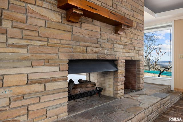 204 W DETWEILLER Drive, Peoria, IL 61615