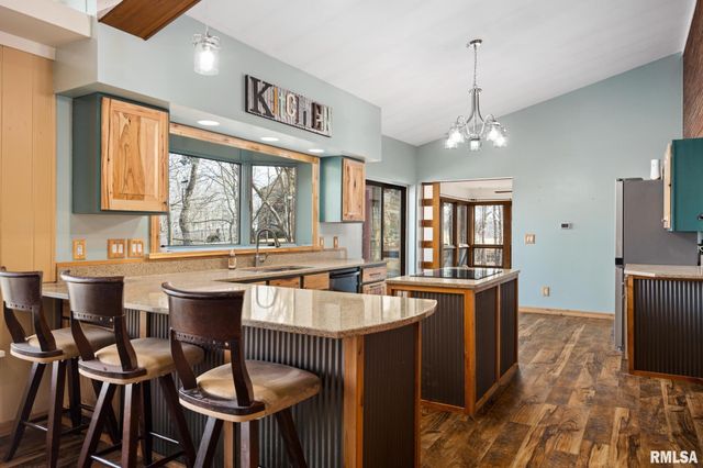 204 W DETWEILLER Drive, Peoria, IL 61615