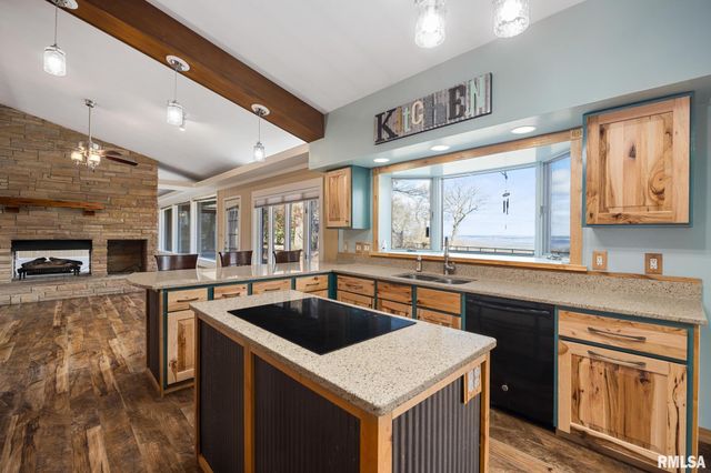 204 W DETWEILLER Drive, Peoria, IL 61615