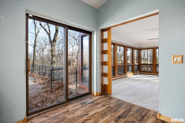 204 W DETWEILLER Drive, Peoria, IL 61615