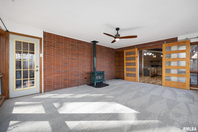 204 W DETWEILLER Drive, Peoria, IL 61615