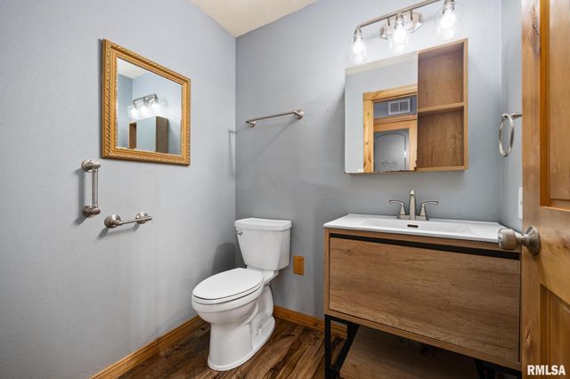 204 W DETWEILLER Drive, Peoria, IL 61615