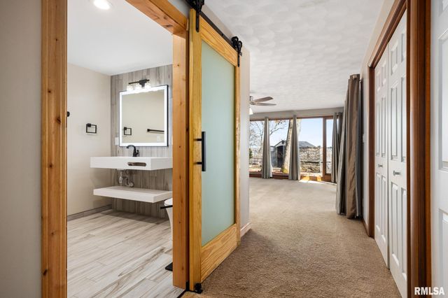 204 W DETWEILLER Drive, Peoria, IL 61615