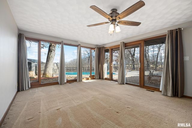 204 W DETWEILLER Drive, Peoria, IL 61615