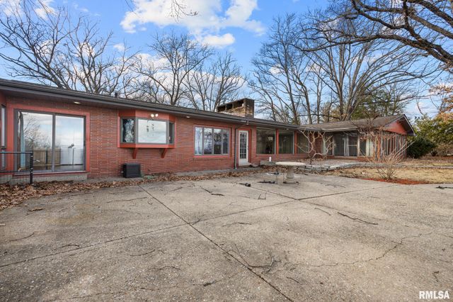 204 W DETWEILLER Drive, Peoria, IL 61615