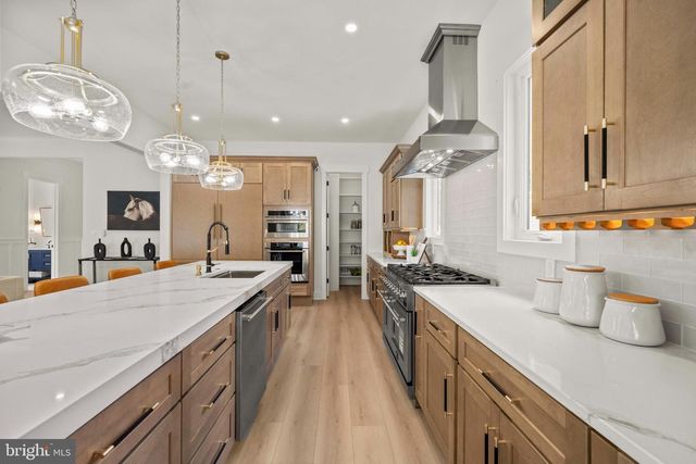 1905 N TAYLOR ST, Arlington, VA 22207