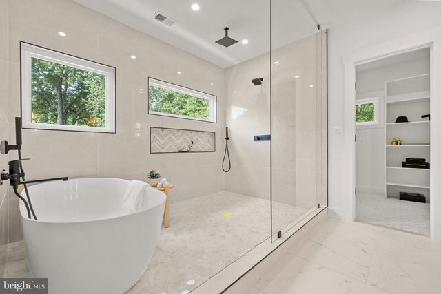 1905 N TAYLOR ST, Arlington, VA 22207