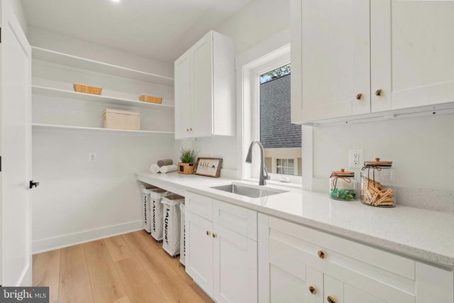 1905 N TAYLOR ST, Arlington, VA 22207