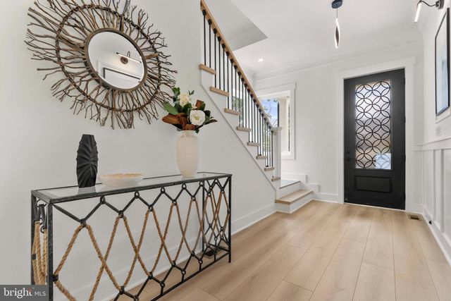 1905 N TAYLOR ST, Arlington, VA 22207