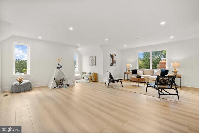 1905 N TAYLOR ST, Arlington, VA 22207