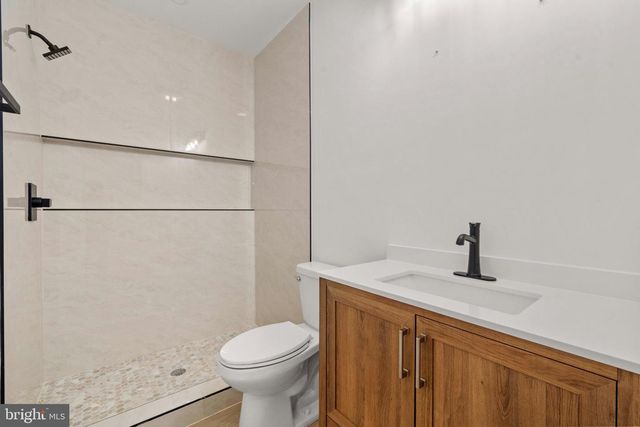 1905 N TAYLOR ST, Arlington, VA 22207