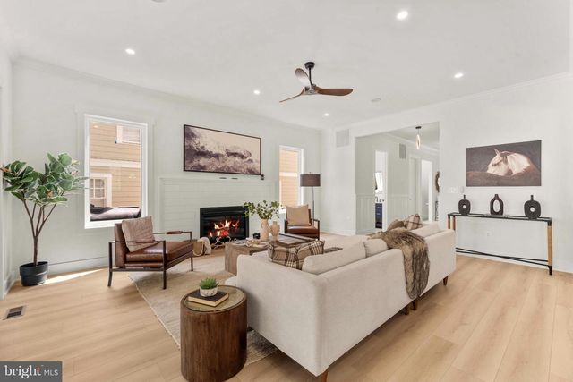 1905 N TAYLOR ST, Arlington, VA 22207