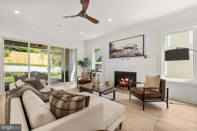 1905 N TAYLOR ST, Arlington, VA 22207