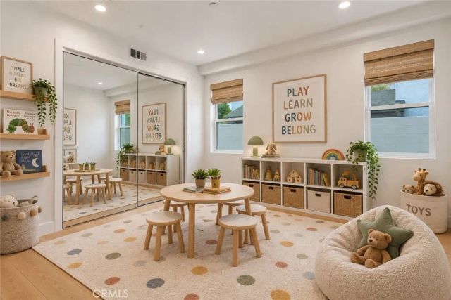 14931 Vose Street, Van Nuys, CA 91405