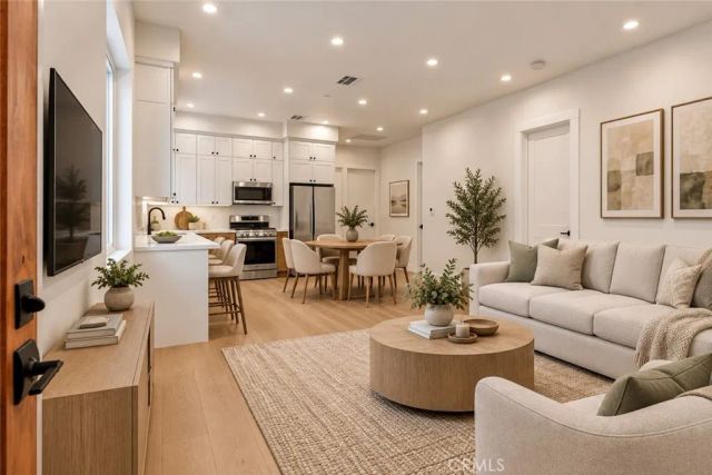 14931 Vose Street, Van Nuys, CA 91405