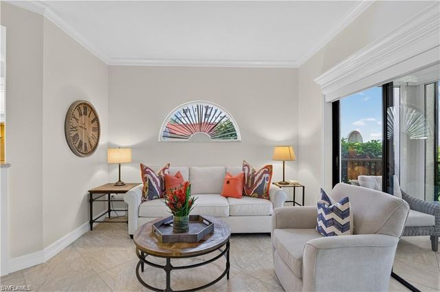 599 Serendipity DR 599, Naples, FL 34108