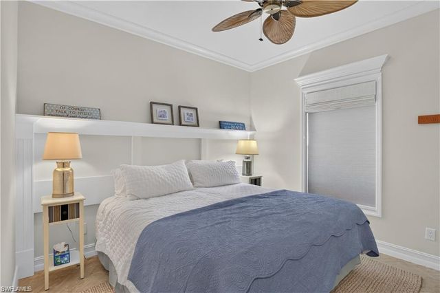 599 Serendipity DR 599, Naples, FL 34108