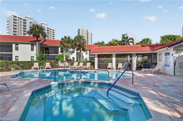 599 Serendipity DR 599, Naples, FL 34108
