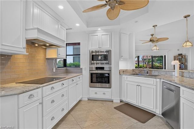 599 Serendipity DR 599, Naples, FL 34108