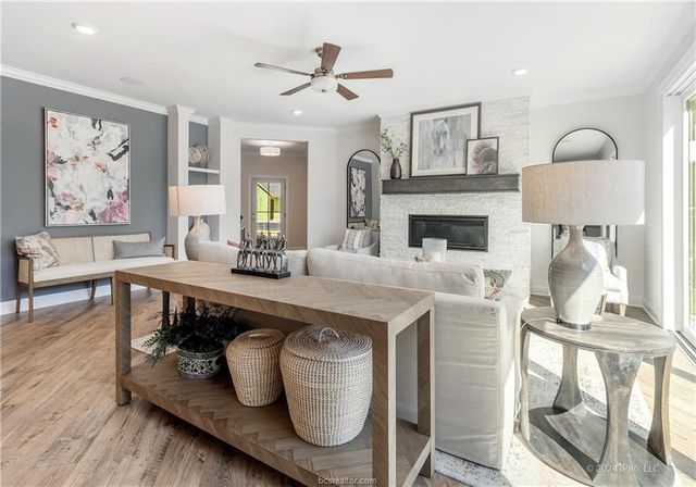 4060 Lakeside Club Drive, College Station, TX 77845