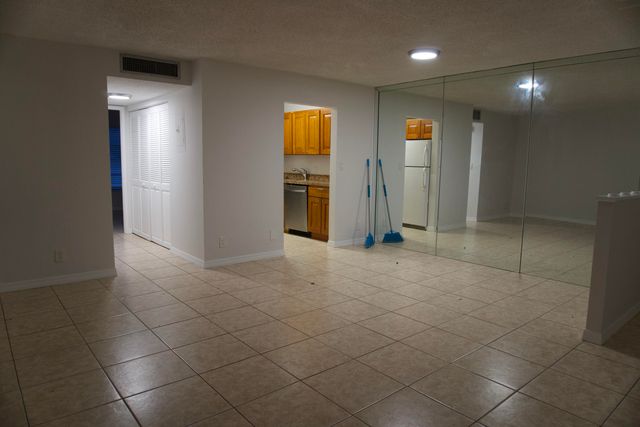2840 NE 14th St Street 212a, Pompano Beach, FL 33062