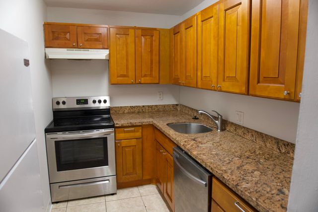 2840 NE 14th St Street 212a, Pompano Beach, FL 33062