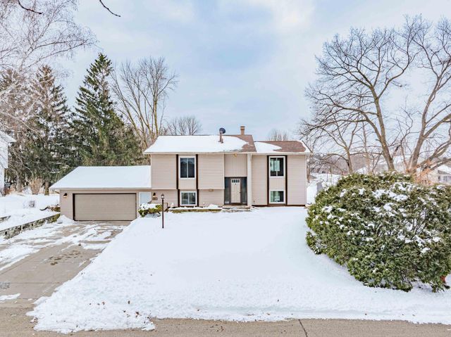 110912 Von Hertzen Circle, Chaska, MN 55318