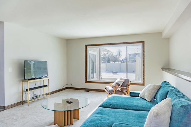 110912 Von Hertzen Circle, Chaska, MN 55318