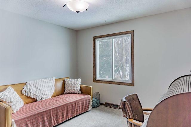 110912 Von Hertzen Circle, Chaska, MN 55318