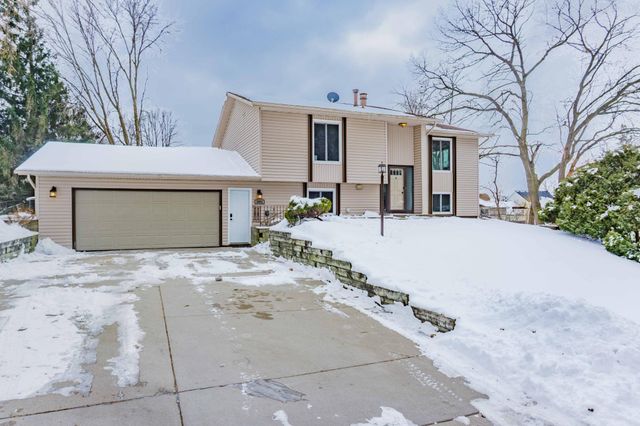 110912 Von Hertzen Circle, Chaska, MN 55318