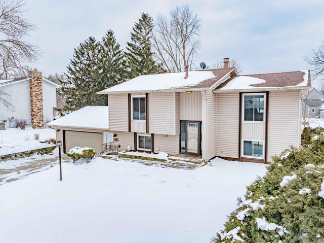 110912 Von Hertzen Circle, Chaska, MN 55318