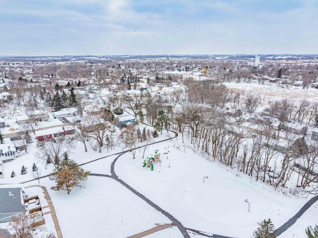 110912 Von Hertzen Circle, Chaska, MN 55318