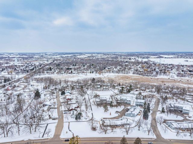 110912 Von Hertzen Circle, Chaska, MN 55318