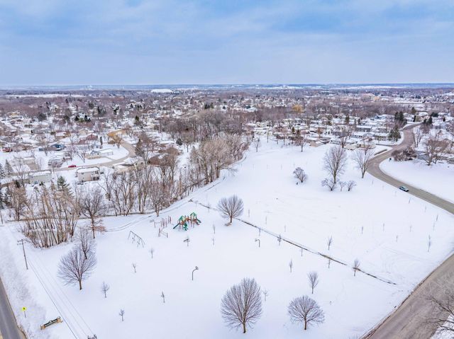 110912 Von Hertzen Circle, Chaska, MN 55318