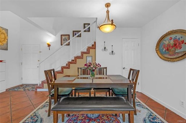 18645 Hatteras 230, Tarzana, CA 91356