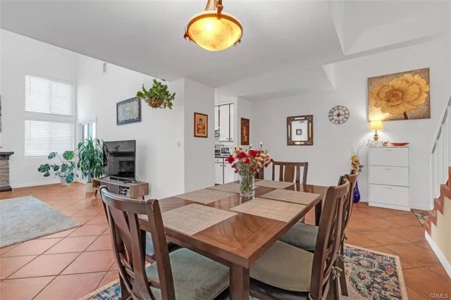 18645 Hatteras 230, Tarzana, CA 91356