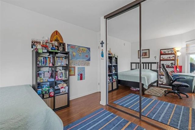 18645 Hatteras 230, Tarzana, CA 91356