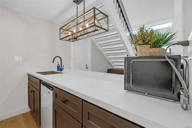 18645 Hatteras 230, Tarzana, CA 91356