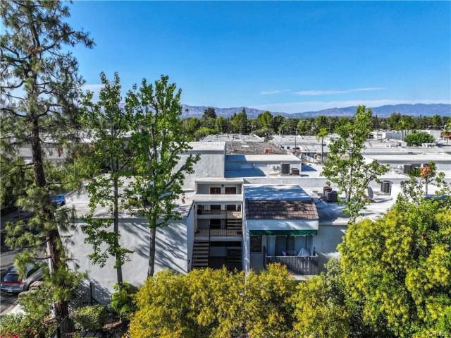 18645 Hatteras 230, Tarzana, CA 91356