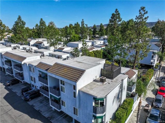 18645 Hatteras 230, Tarzana, CA 91356