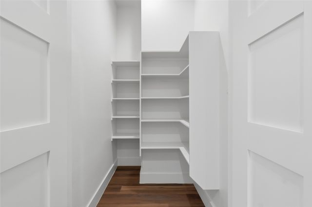 6200 Carlton Garrett Street, Dallas, TX 75215