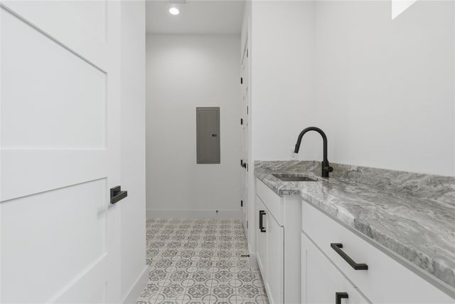 6200 Carlton Garrett Street, Dallas, TX 75215