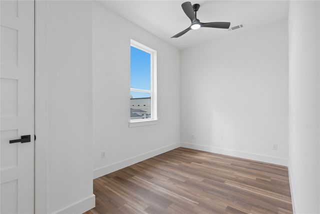 6200 Carlton Garrett Street, Dallas, TX 75215